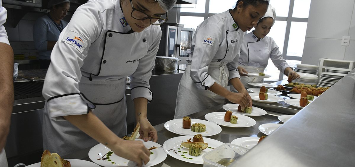 Alunos de Gastronomia promovem eventos beneficentes